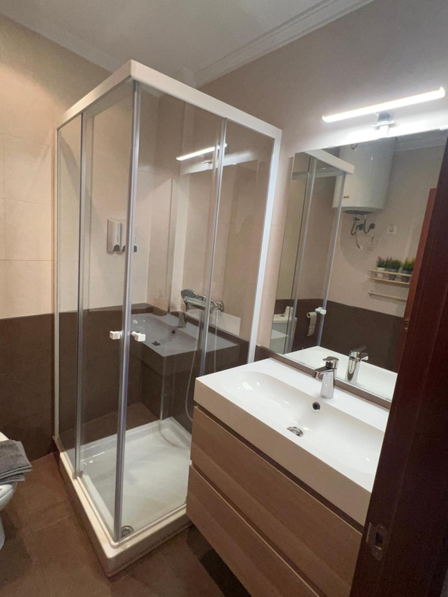 A Estrenar ,Con Vistas Al Mar Y Aparcamiento Gratis En El Casco Viejo-Centro-Zona Portuaria Apartment Vigo Luaran gambar